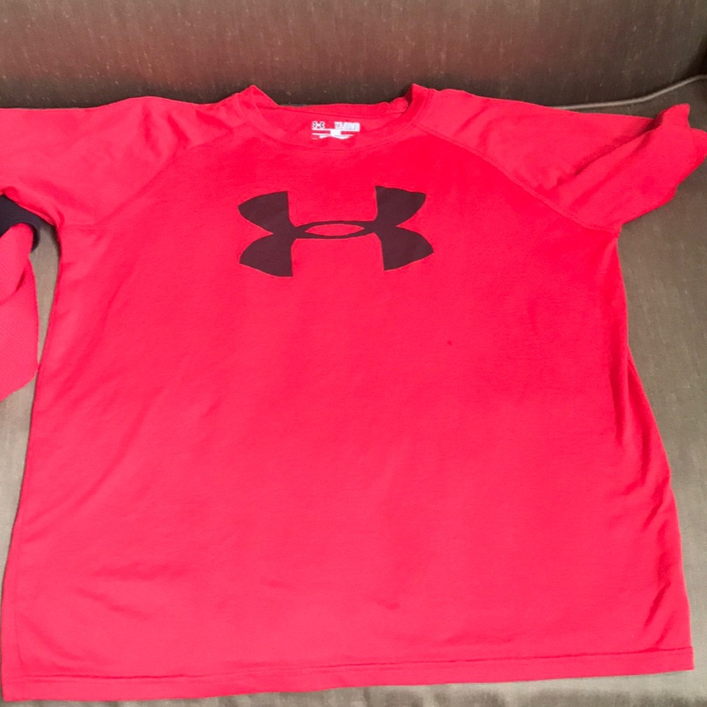 boys Under armour Athletic top